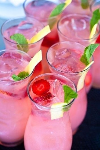 Strawberry Lemonade Sparkler